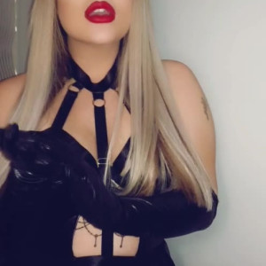 Video by mistresslaura11 published on July 8,2023 11:54:00 - BestThots