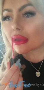 Video by mistresslaura11 published on January 19,2025 05:01:10 - BestThots