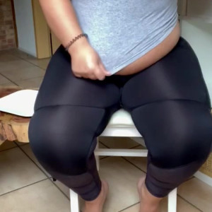 Video by adorethebelly1 published on May 21,2023 22:02:00 - BestThots