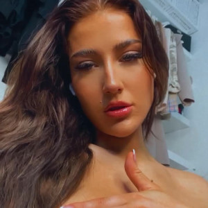 Video by xalexraex published on June 7,2023 18:24:00 - BestThots