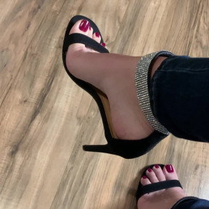 Video by sweetfeetfans published on April 23,2023 03:00:00 - BestThots