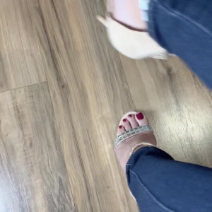 Video by sweetfeetfans published on May 24,2023 11:10:00 - BestThots