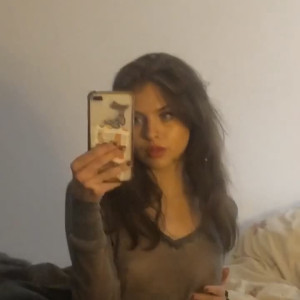 rosieanya #5442104