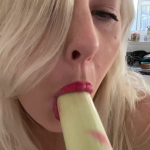 Video by lizzyminx published on May 5,2023 13:04:00 - BestThots