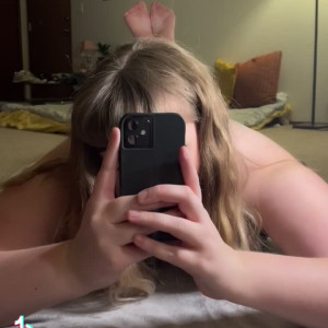 Video by peachylilslut published on May 9,2023 15:13:00 - BestThots