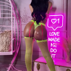 Video by italiastarr published on August 26,2023 16:27:20 - BestThots