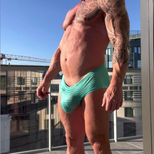 tom0fbrussels #5093997