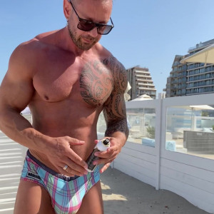 tom0fbrussels #5201629