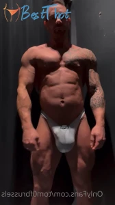 tom0fbrussels #9757169