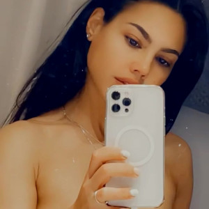 Video by apolonialapiedra published on May 17,2023 08:29:00 - BestThots