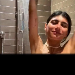 Video by miakhalifa published on March 11,2023 12:43:00 - BestThots