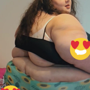 Video by fatmisstssbbw published on June 5,2023 22:28:00 - BestThots
