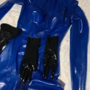 Video by latexnchillfree published on June 19,2023 06:12:00 - BestThots