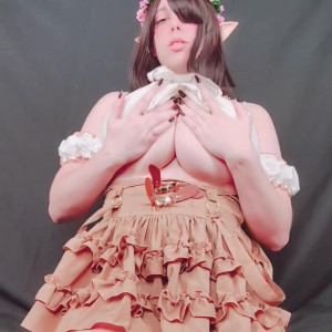 Video by meimoecosplay published on May 15,2023 06:17:00 - BestThots