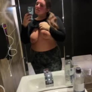 Video by simplyhannahh published on May 23,2023 08:03:00 - BestThots
