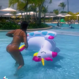 Video by missmeenaofficial published on July 10,2023 05:43:00 - BestThots