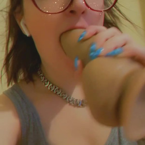 Video by valentinejade published on July 3,2023 21:51:00 - BestThots
