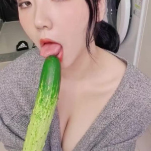 Video by e_chi_h published on March 22,2023 00:56:00 - BestThots