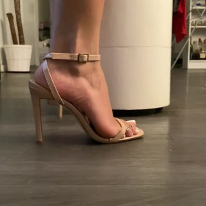 Video by mariefrenchfeetgirl published on May 9,2023 13:35:00 - BestThots