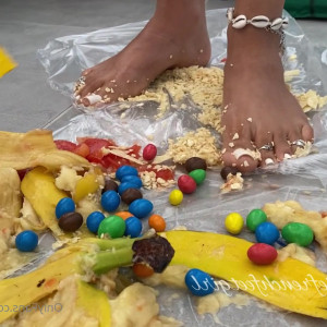 Video by mariefrenchfeetgirl published on April 10,2023 22:42:00 - BestThots