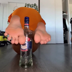 Video by mariefrenchfeetgirl published on June 13,2023 02:44:00 - BestThots