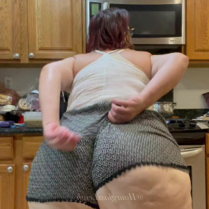 Video by hourglassleigh1 published on March 19,2023 09:32:00 - BestThots