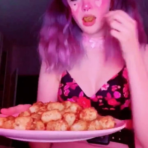 Video by cutelilkitten published on April 22,2023 00:21:00 - BestThots