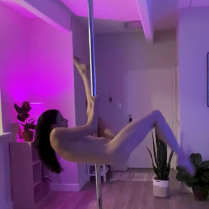 Video by hazelthedollvip published on July 9,2023 19:13:00 - BestThots