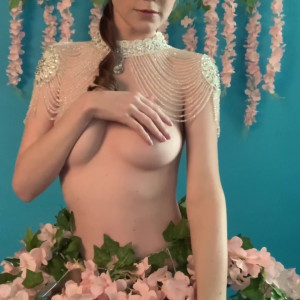 Video by theemilybloom published on June 2,2023 02:33:00 - BestThots