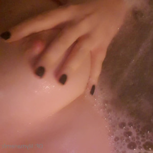 Video by lilymariemfc published on April 16,2023 20:16:00 - BestThots