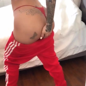Video by jessicakes33 published on May 17,2023 00:11:00 - BestThots