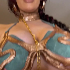 Video by officialzoerenea published on May 30,2023 07:45:00 - BestThots