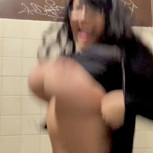 Video by jaki-senpai published on August 26,2023 16:59:00 - BestThots