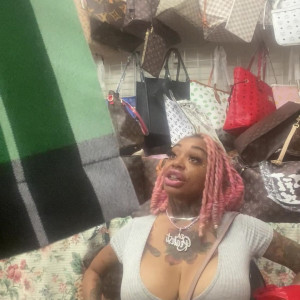 Video by creamyexotica published on May 22,2023 00:42:00 - BestThots
