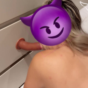 priwife #4571399