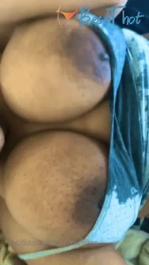 Video by kawaiikam published on January 21,2025 06:00:08 - BestThots