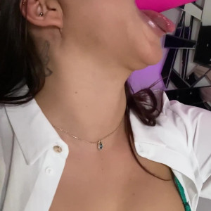 Video by annapolinaxxxx published on April 7,2023 19:32:00 - BestThots