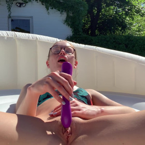 Video by cutegiraffe published on October 16,2023 01:32:01 - BestThots
