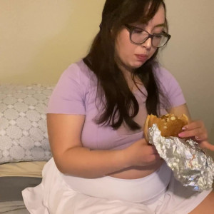 Video by fattiebaddie1 published on April 18,2023 05:57:00 - BestThots