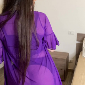 albabrunette #8424498