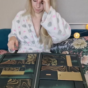 Video by linaroselina published on October 16,2023 02:14:54 - BestThots