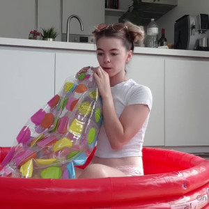 Video by linaroselina published on October 16,2023 02:22:17 - BestThots