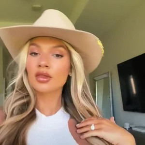 alexacollins #5103129