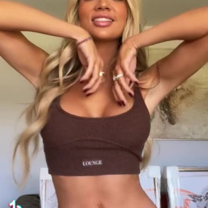 alexacollins #5595884