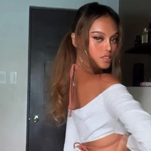 Video by dahlia_asia published on June 3,2023 19:36:00 - BestThots