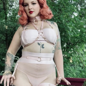 Video by rosamagnoliaxo published on October 16,2023 02:57:51 - BestThots