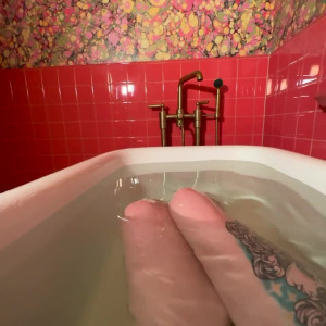 Video by rosamagnoliaxo published on October 16,2023 02:52:41 - BestThots