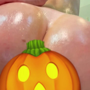 Video by itskhloeexoxo published on March 4,2023 06:44:00 - BestThots