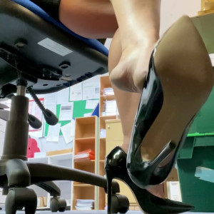 Video by solearchfeet published on March 9,2023 20:04:00 - BestThots