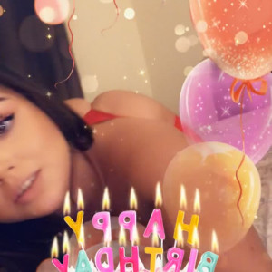 Video by katylouise published on March 27,2023 04:10:00 - BestThots